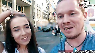 Au Pair студент підліток громадськості зібрався побачення сліпо на вулиці з Берліна