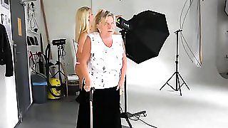 Стара Марджорі знімає лесбійське порно - безкоштовне порно відео, секс -фільми.