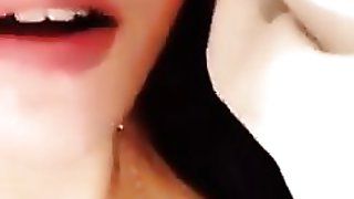 Китаянка перебирає пальцями її тугу мокру кицьку - Безкоштовне порно відео, секс -фільми.