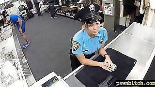 Величезні сиськи Офіцер поліції закладає її кицьку і трахкає - безкоштовно порно відео, секс -фільми.