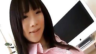 Грудаста азіатська красуня -підліток показує і грає зі своїми сиськами для - безкоштовно порно відео, секс -фільми.