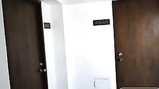 Велика дупа Ladyboy Hooker надає свої послуги у власному будинку - безкоштовне порно відео, секс -фільми.