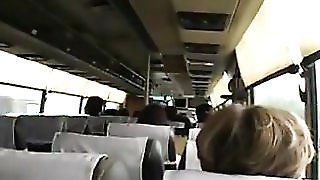 Блондинка Бейтс в автобусі - безкоштовне порно відео, секс -фільми.