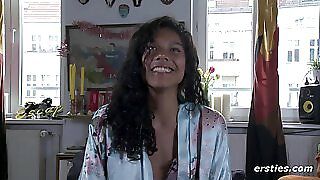 Гаряче секс -інтерв'ю з чорношкірою німфою Керолайн - аматори