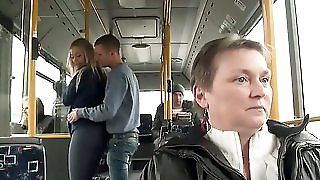 Божевільний гарячий трах в автобусі - безкоштовне порно відео, секс -фільми. Частина 2