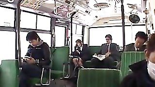 Японська дівчина смокче півень в автобусі - безкоштовне порно відео, секс -фільми.
