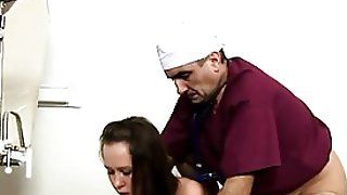 Лікар використовує і трахкає свою служницю в лікарні - безкоштовне порно відео, секс -фільми.