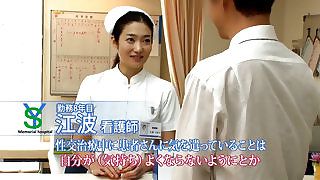 Японську медсестру трахкають лікарі