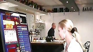 Бельгійська помаранчева коса Lbs - голландський бармен - безкоштовне порно відео, секс -фільми.