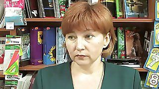 Російський бос трахає рогову зрілу співробітницю Вероніку Карічіну