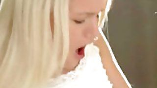 Два шведські блондинки -ангели, які мають секс - безкоштовне порно відео, секс -фільми.