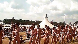 Світово-євро-данські та оголені люди на фестивалі Роскілле 2009-безкоштовне порно відео, секс-фільми.