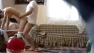 Арабську дівчину трахкає сусідка шпигунська камера відео