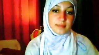 Сором'язлива пакистанська дівчина на веб -камері перетворюється на дику лисицю