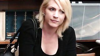 Грудаста блондинка повія отримує оргазм від хардкорного ебать - безкоштовно порно відео, секс -фільми.
