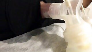 товстушки великі синиці годуючі матуся величезні соски насоси молочний монтаж